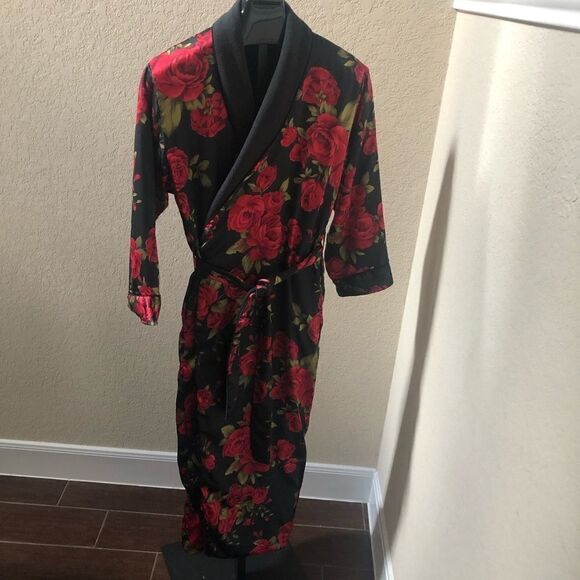 Victoria’s Secrets reversible robe sz small - Picture 1 of 2